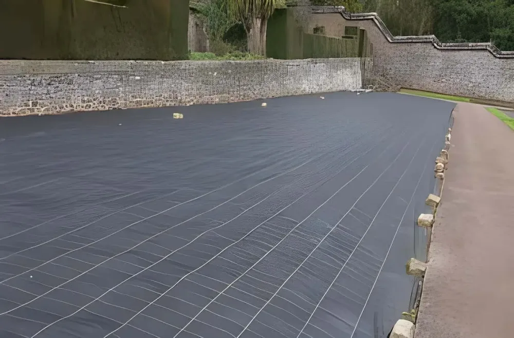 Lay Weed Membrane